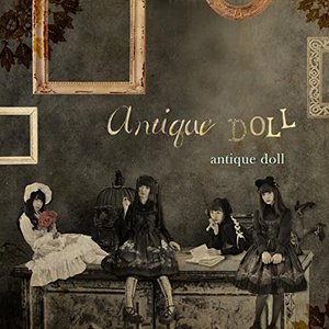 Imagen de 'antique doll'