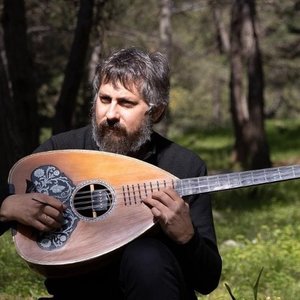 Zdjęcia dla 'Γιώργης Μανωλάκης'