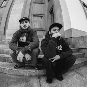'Fake Two Piece' için resim