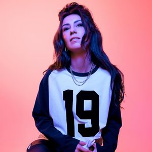Zdjęcia dla 'Amy Shark'