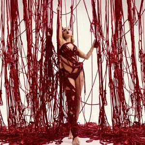 “Cut Ties (Deluxe Version)”的封面