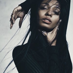 Bild für 'Wynter Gordon'