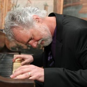 'Chuck Leavell' için resim