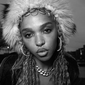 Immagine per 'FKA twigs'