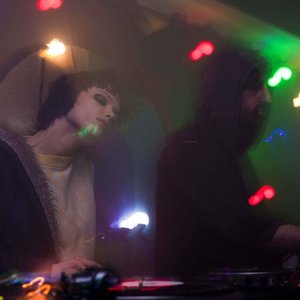 'Crystal Castles' için resim