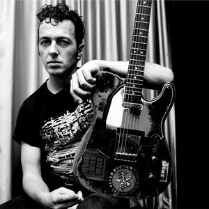 'Joe Strummer' için resim