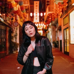 'Nguyen Nguyen Lose Lose' için resim