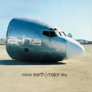 “Minor Earth, Major Sky”的封面