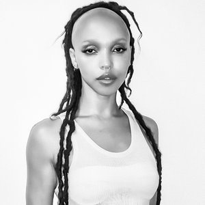 'FKA twigs' için resim
