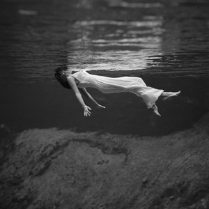 Imagen de 'Undercurrent'