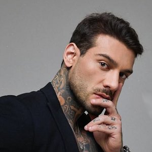 Bild für 'Lucas Lucco'