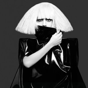 “The Fame Monster (Deluxe Edition)”的封面