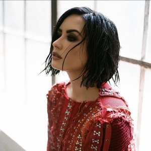 'Demi Lovato' için resim