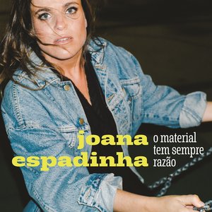 Immagine per 'O material tem sempre razão'