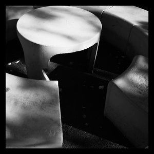 “Unter der Sonne”的封面