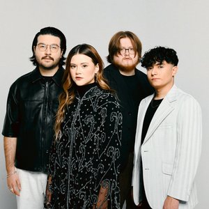 'Un Corazón' için resim