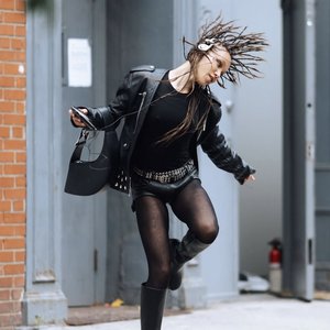 Zdjęcia dla 'FKA twigs'