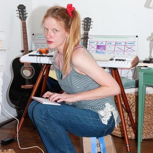Zdjęcia dla 'Audrey Hobert'