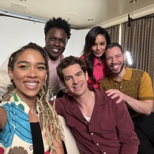 Bild für 'Andrew Garfield, Joshua Henry, Vanessa Hudgens, Robin de Jesus, Alexandra Shipp & MJ Rodriguez'
