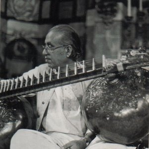 Image for 'Zia Mohiuddin Dagar'