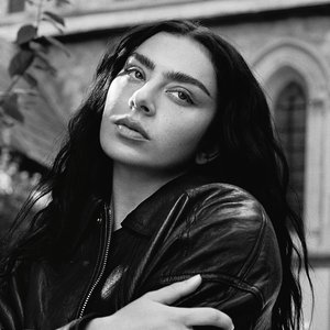 Zdjęcia dla 'Charli xcx'
