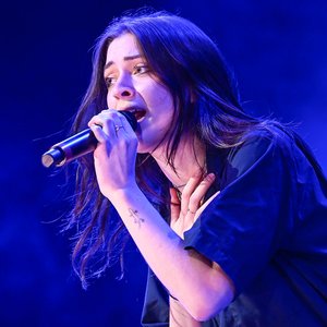 Bild für 'Lizzy McAlpine'