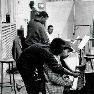 Bild för 'Miles Davis, John Coltrane, Red Garland, Paul Chambers, Philly Joe Jones'