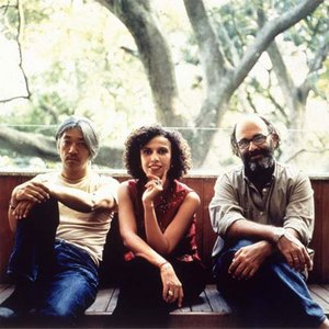 Zdjęcia dla 'Paula Morelenbaum, Jaques Morelenbaum & Ryuichi Sakamoto'