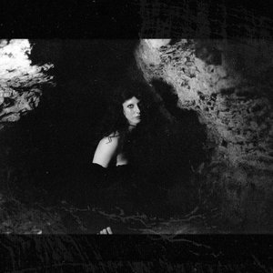 Imagen de 'Unbecoming'