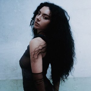 'Charli xcx' için resim