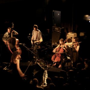 “Thee Silver Mt. Zion Memorial Orchestra & Tra-La-La Band”的封面