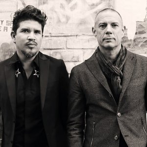 “Thievery Corporation”的封面