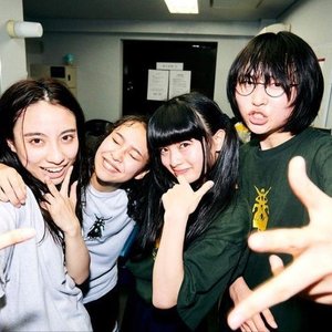 “ATARASHII GAKKO!”的封面