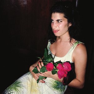 'Amy Winehouse' için resim