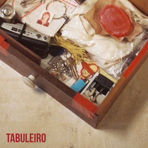 “Tabuleiro”的封面