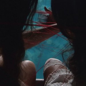 “Pool Song/Bleeder”的封面