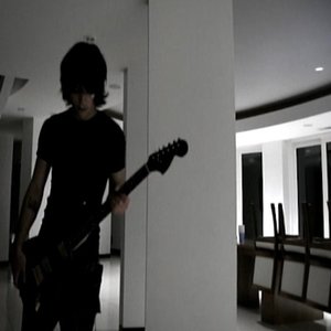 Imagen de 'far away (with kyan)'