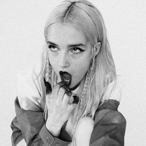 Zdjęcia dla 'Poppy'
