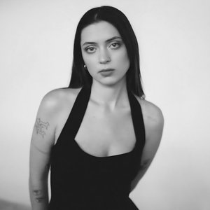 Bild für 'Lizzy McAlpine'
