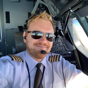 Bild för 'Mentour Pilot'