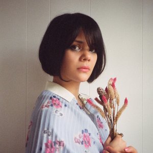 Immagine per 'Bat for Lashes'