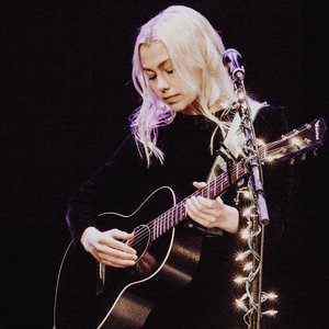 'Phoebe Bridgers' için resim