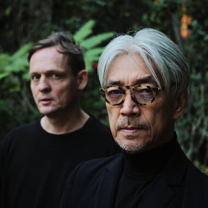 Bild für 'Alva Noto, Ryuichi Sakamoto'