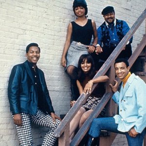 Immagine per 'The Fifth Dimension'