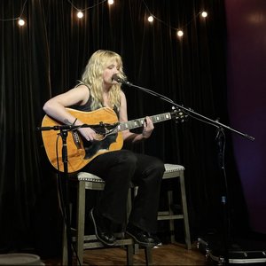 'Bee Blackwell' için resim