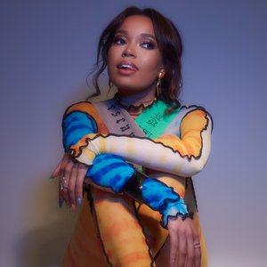 Image pour 'Dionne Bromfield'