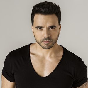 'Luis Fonsi' için resim