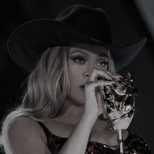 'Beyoncé' için resim