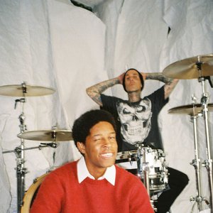 'KennyHoopla, Travis Barker' için resim