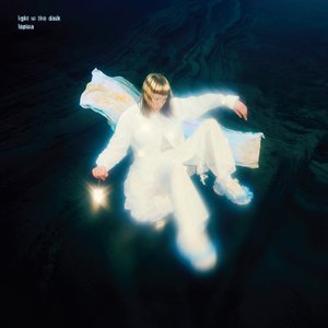 Imagem de 'Light in the Dark'
